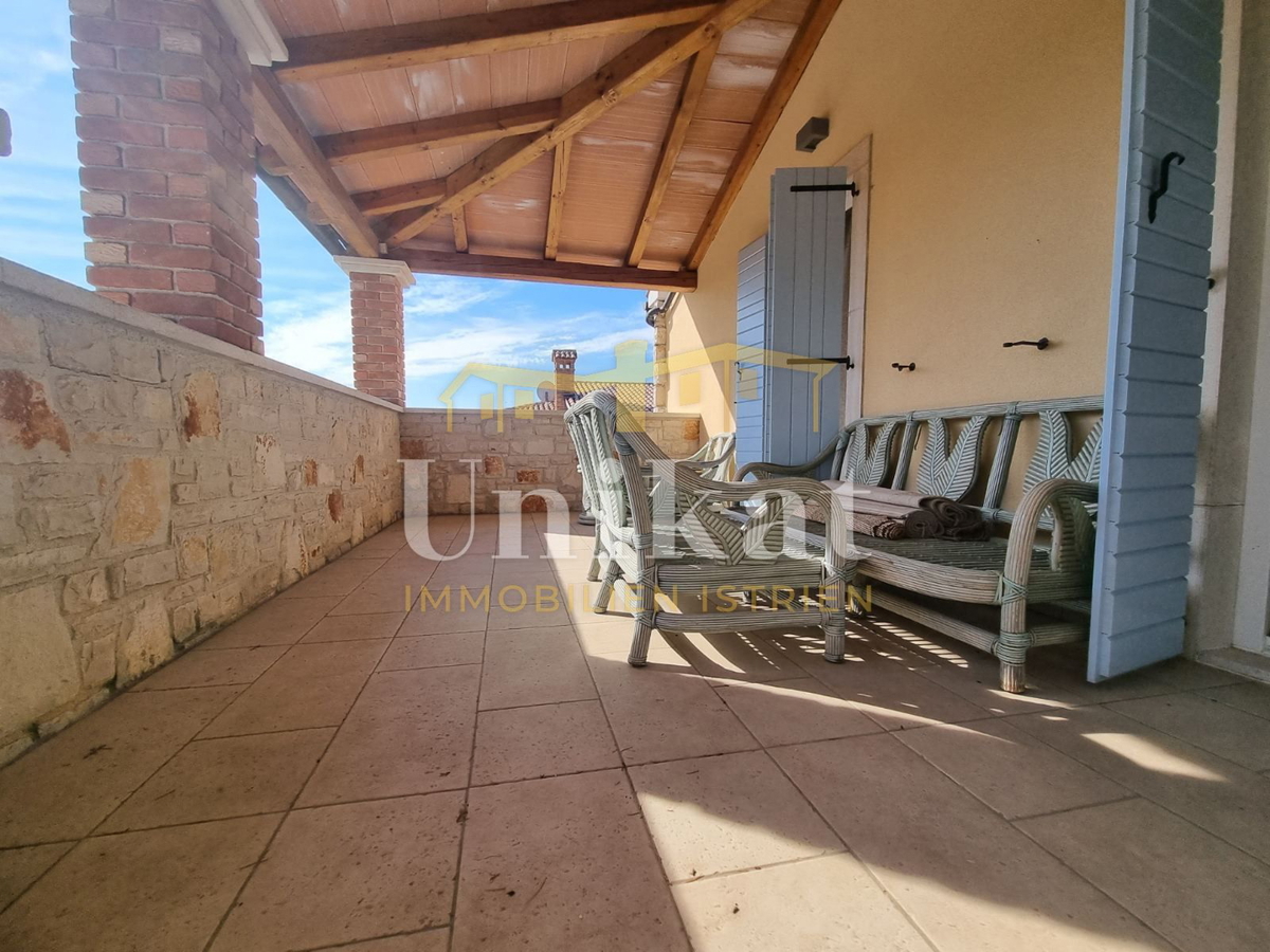 Dvojna hiša v istrskem slogu